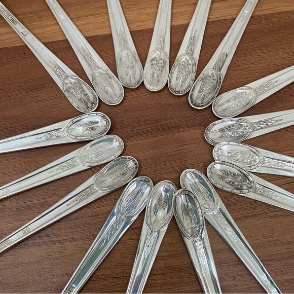 17pcs Vintage WM ROGERS International Silver Silver-plated US. Presidents Spoons - Picture 5 of 12